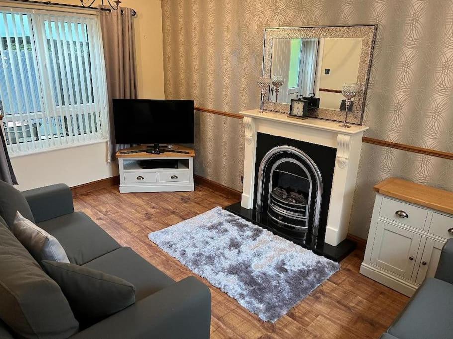 Well Presented 2 Bedroom House Village Holiday Let Strensall Extérieur photo